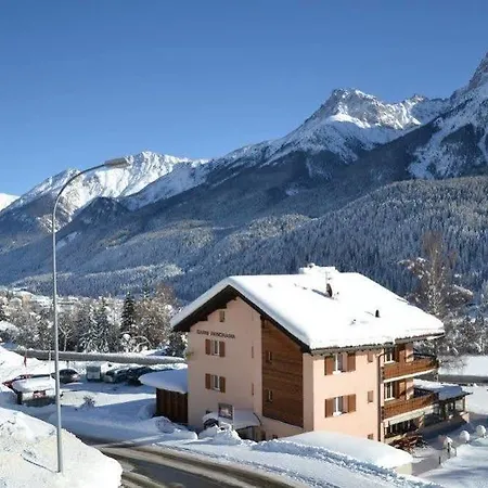 Garni Panorama 3* سكول